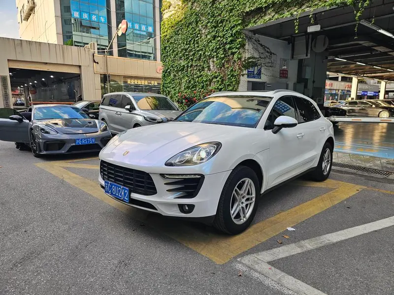 Porsche Macan, 2014