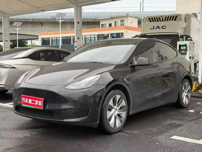 Tesla Model Y, 2022