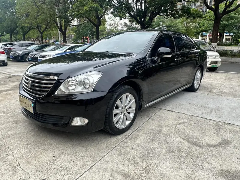 Toyota Crown 2.5L Royal, 2012 — фото 1