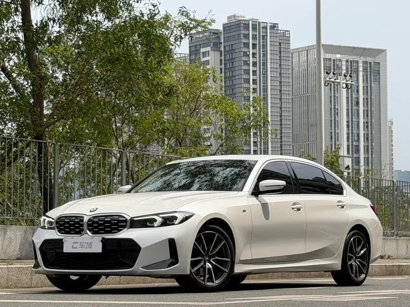 BMW 3-Series, 2023