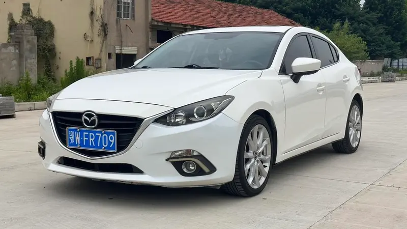 Mazda 3 Axela, 2014