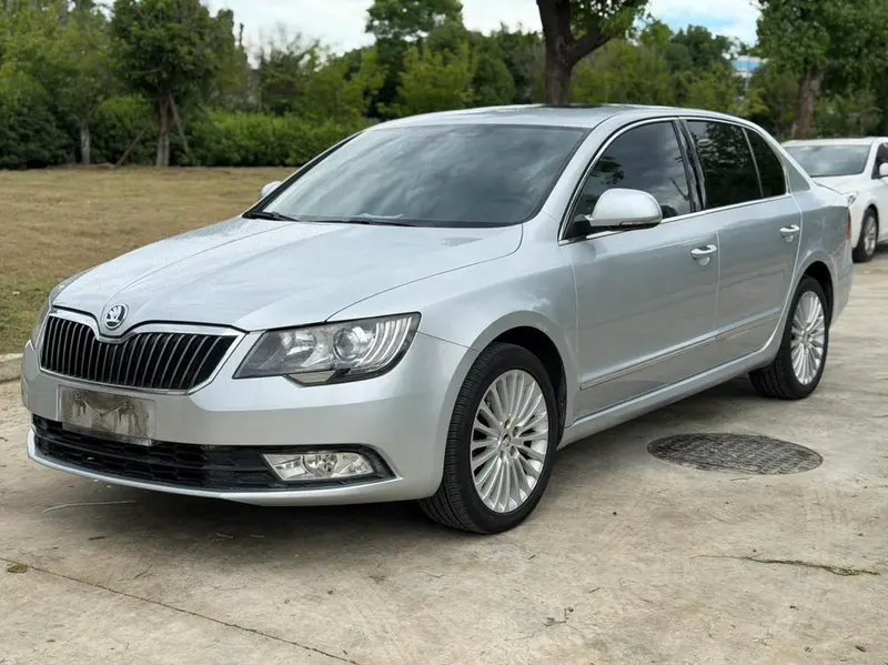 Skoda Superb, 2013
