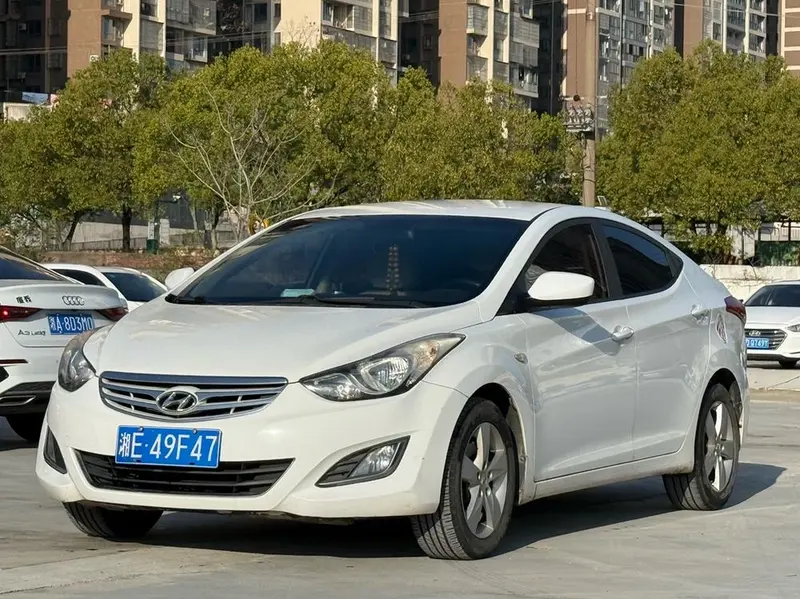 Hyundai Elantra Langdong, 2012