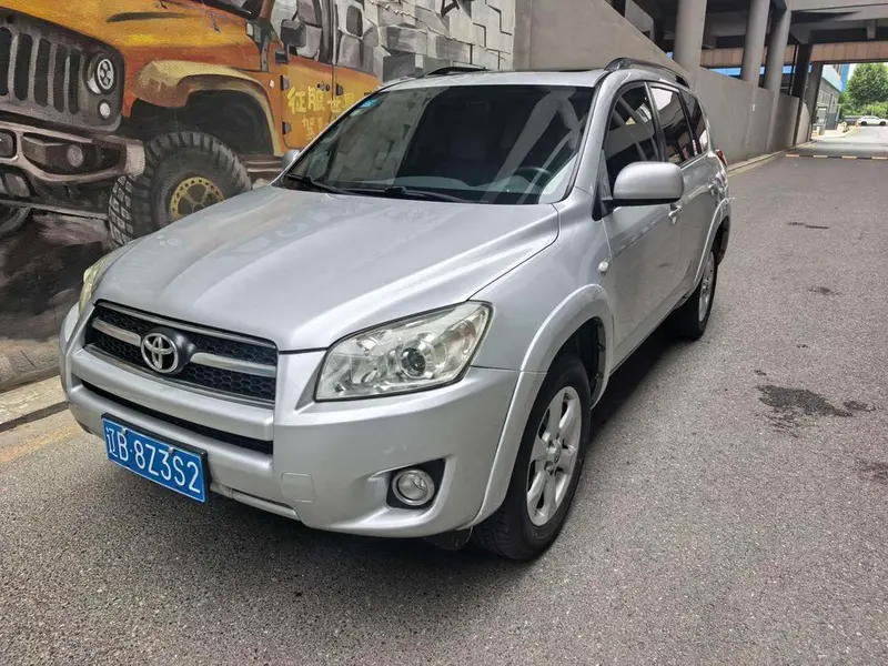 Toyota RAV4 2.4L Auto 4WD Luxury Edition, 2011 — фото 1