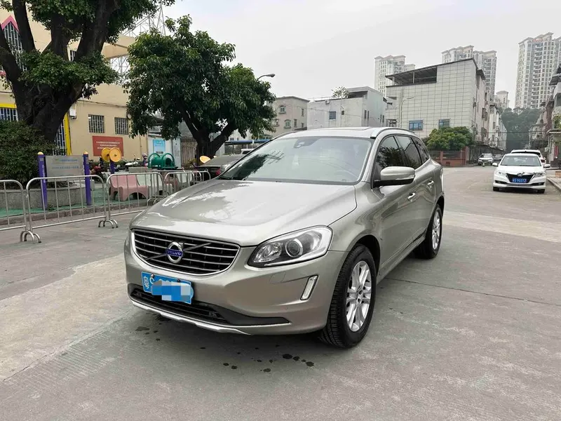 Volvo XC60 T5 Edition, 2015 — фото 1