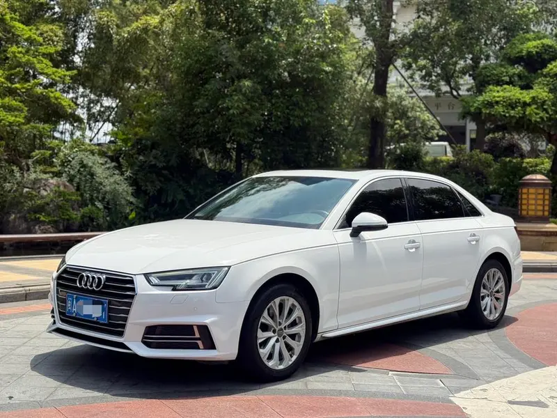 Audi A4L 40 TFSI Version CN6, 2019 — фото 1