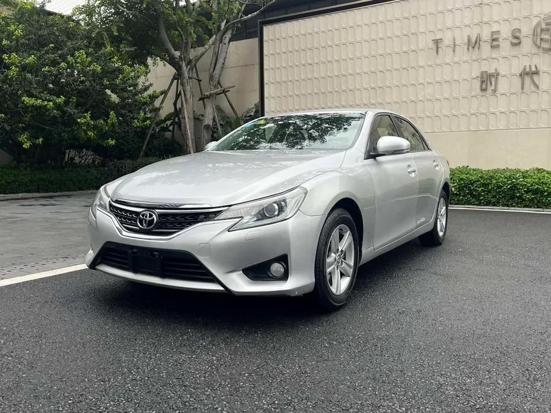 Toyota Reiz, 2013