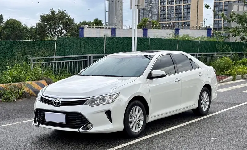 Toyota Camry, 2016