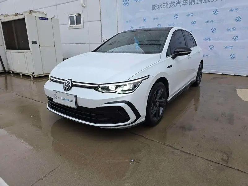 Volkswagen Golf, 2023