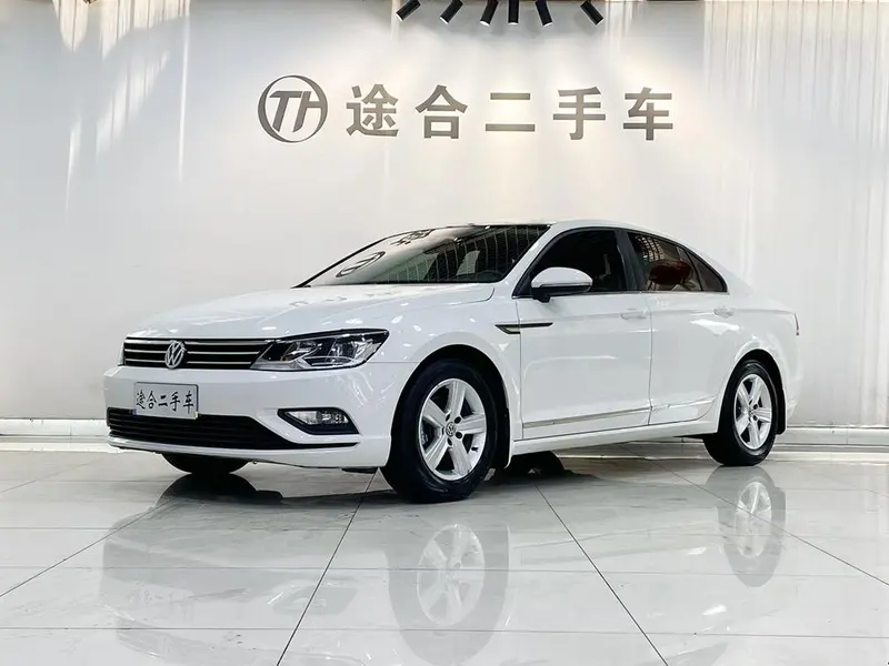 Volkswagen Lamando 230TSI Manual Style Edition, 2017 — фото 1