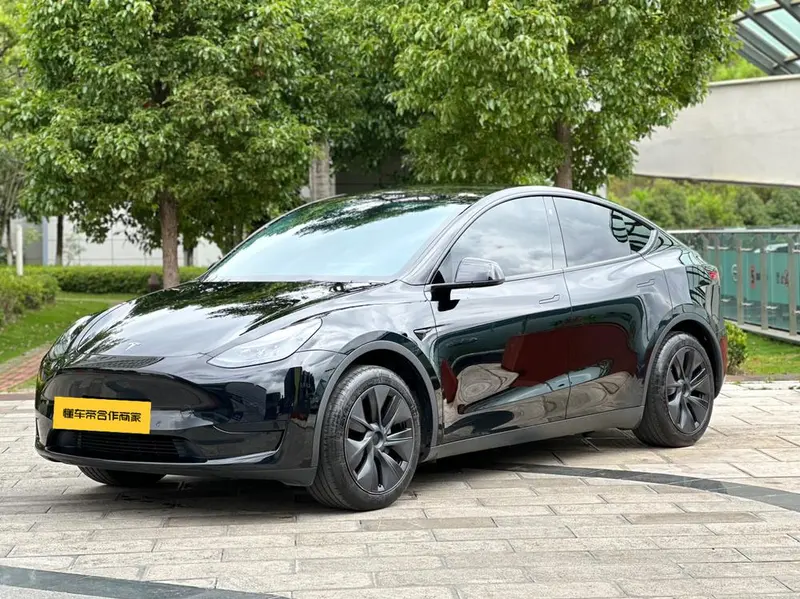 Tesla Model Y, 2023