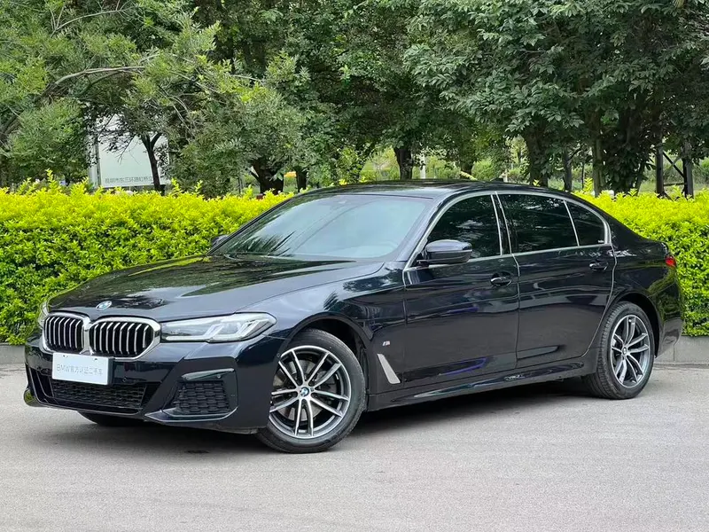 BMW 5-Series, 2022