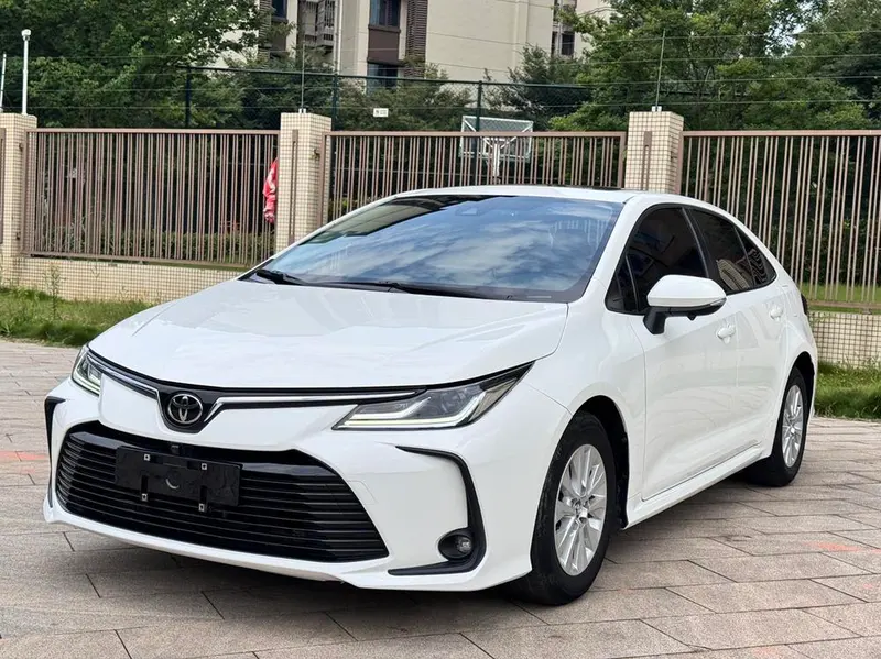 Toyota Corolla 1.5L CVT Elite Edition, 2021 — фото 1
