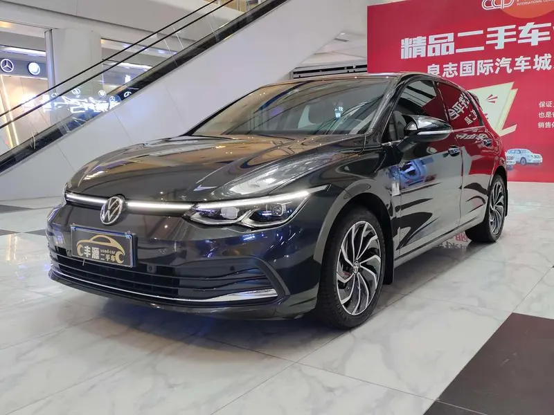 Volkswagen Golf, 2023