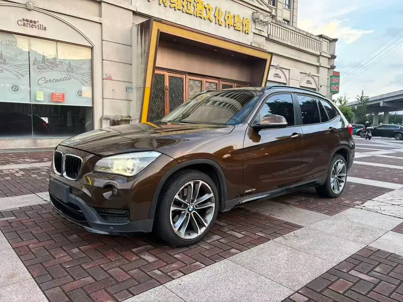 BMW X1 sDrive18i Sport, 2014 — фото 1