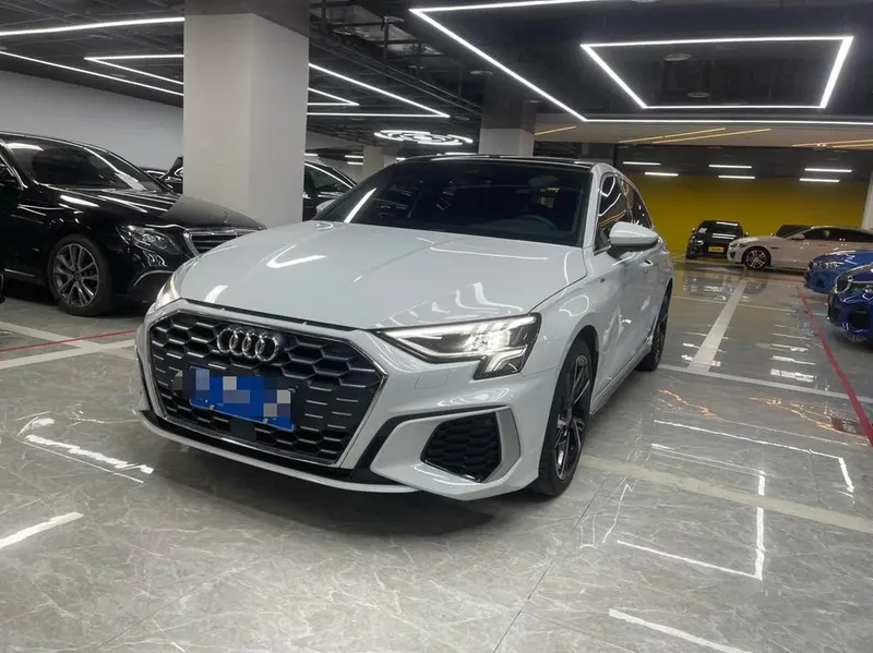 Audi A3 рестайлинг Sportback 35 TFSI прогрессив элегант версия, 2023 — фото 1