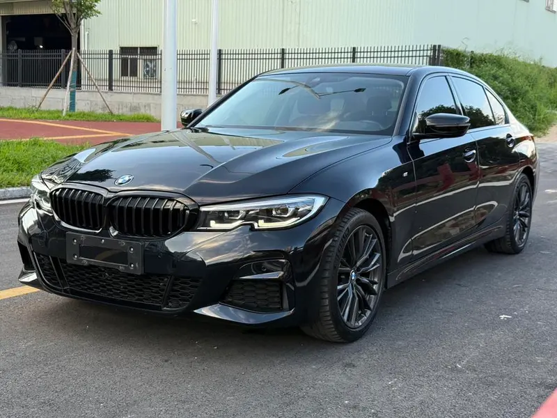 BMW 3-Series, 2022