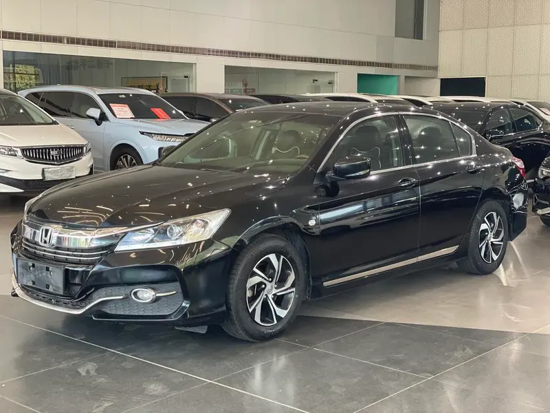 Honda Accord 2.0L Elite Edition, 2016 — фото 1