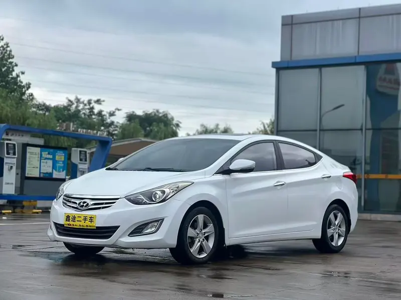 Hyundai Elantra Langdong 1.6L Auto Leading Version, 2013 — фото 1