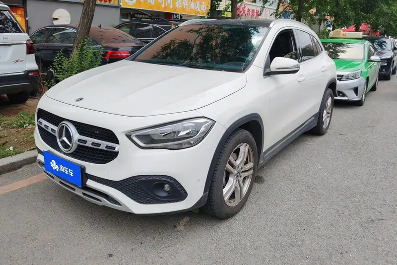 Mercedes-Benz GLA GLA 180, 2020 — фото 1