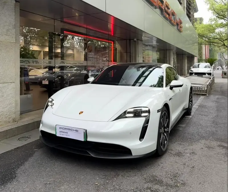 Porsche Taycan, 2022