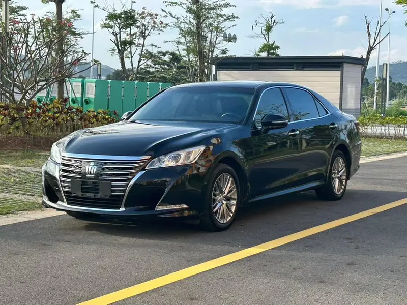 Toyota Crown, 2017