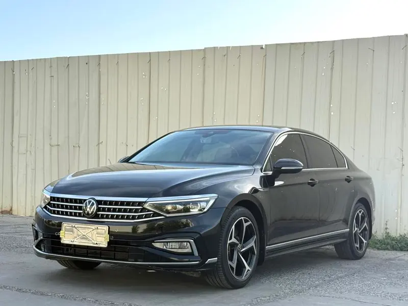 Volkswagen Magotan 200 Anniversary Edition 330TSI DSG Luxury Version, 2023 — фото 1