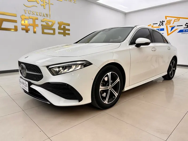 Mercedes-Benz A-Class A 200 L Sport Fashion Edition, 2023 — фото 1