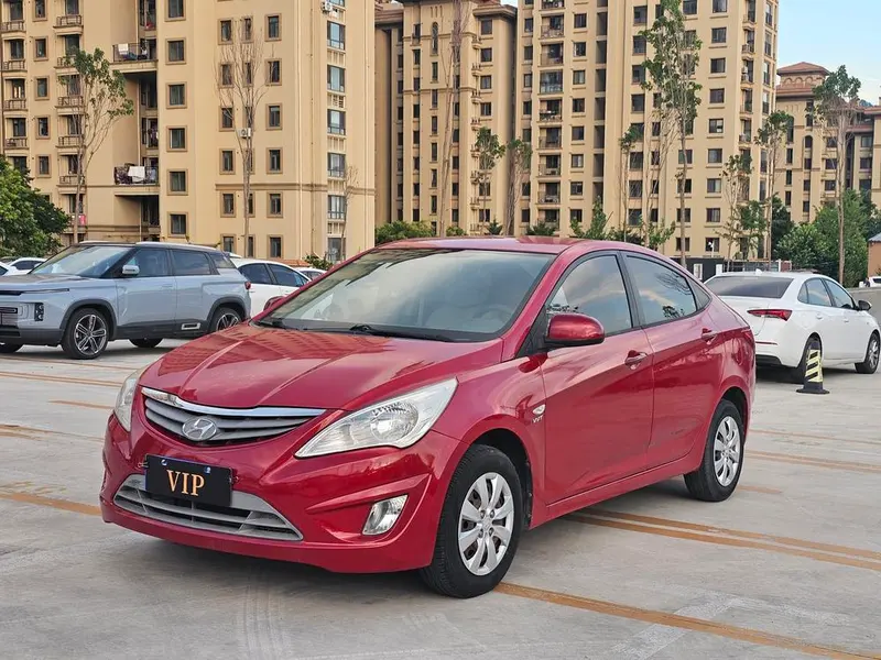 Hyundai Verna, 2013