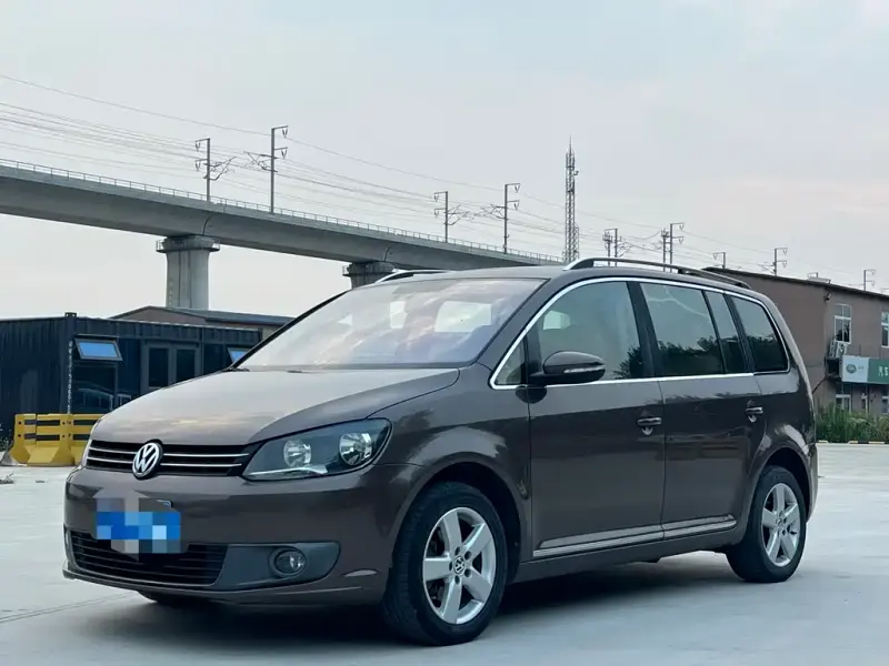 Volkswagen Touran, 2012