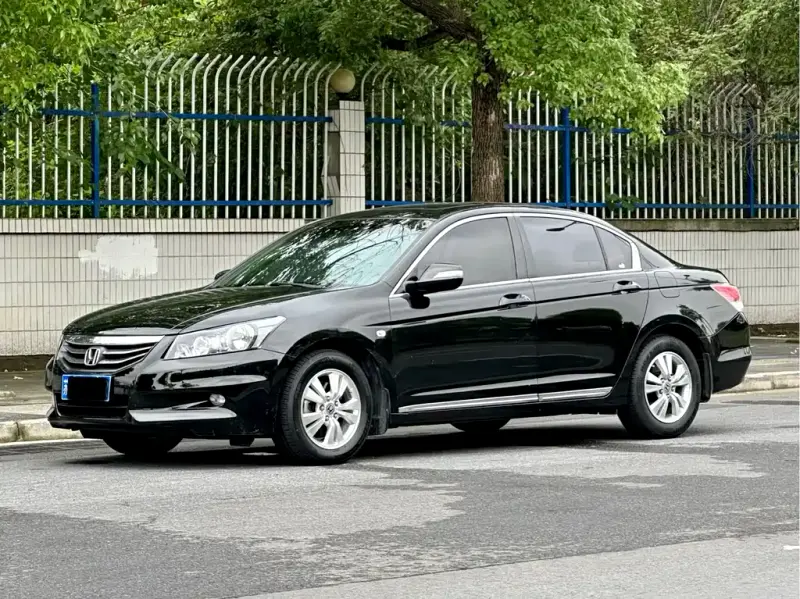 Honda Accord, 2012 — фото 1