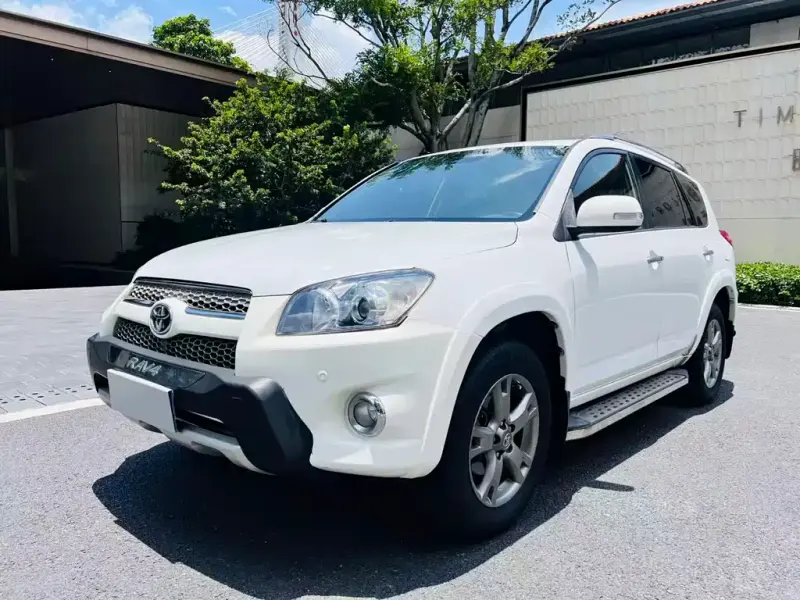 Toyota RAV4, 2013 — фото 1