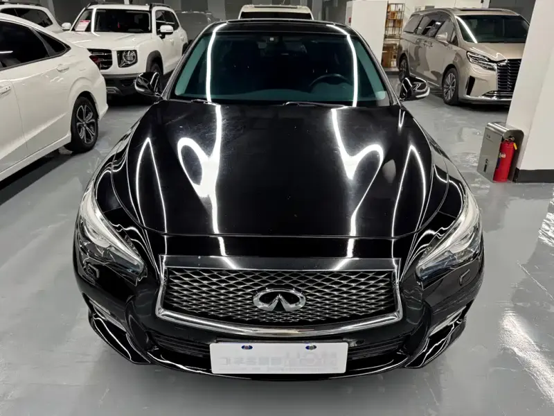 Infiniti Q50L, 2017