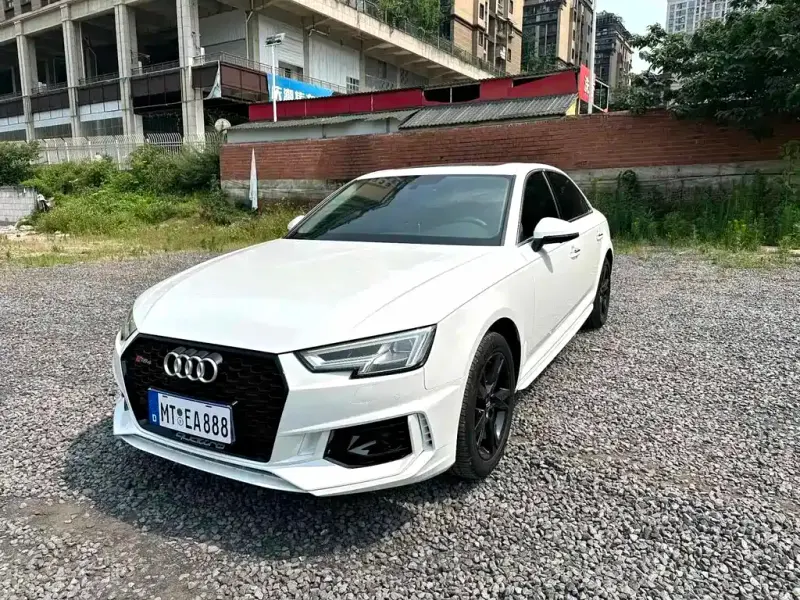 Audi A4L, 2018 — фото 1