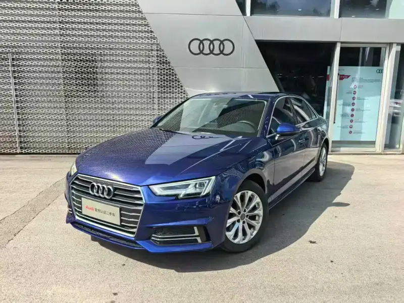 Audi A4L, 2019 — фото 1