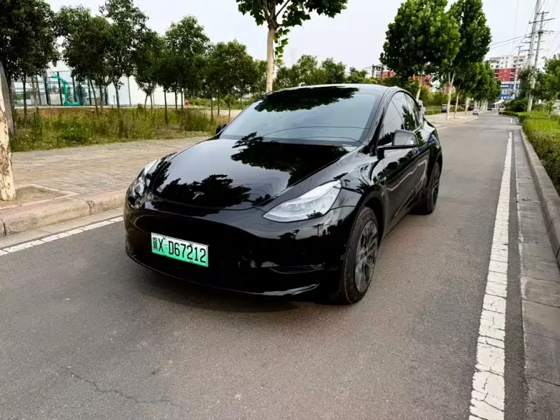 Tesla Model Y, 2023
