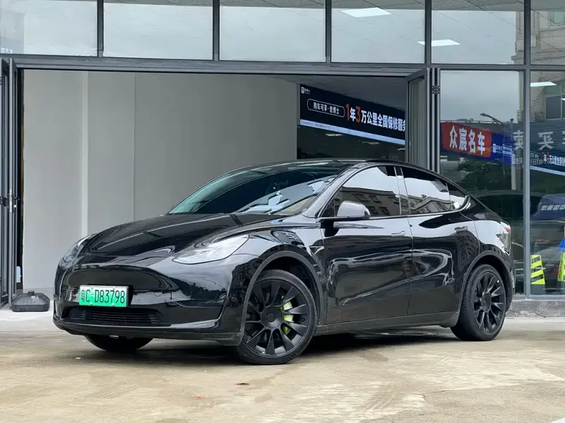 Tesla Model Y, 2024