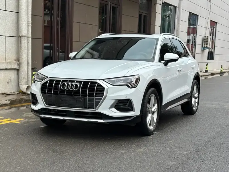 Audi Q3, 2022 — фото 1