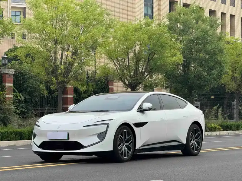 Avatr 12, 2025