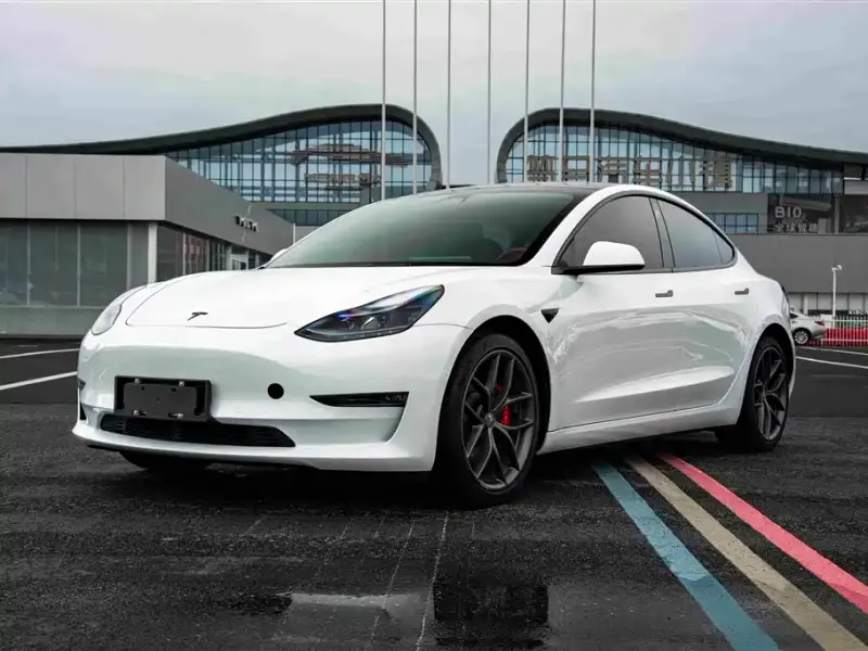 Tesla Model 3, 2022