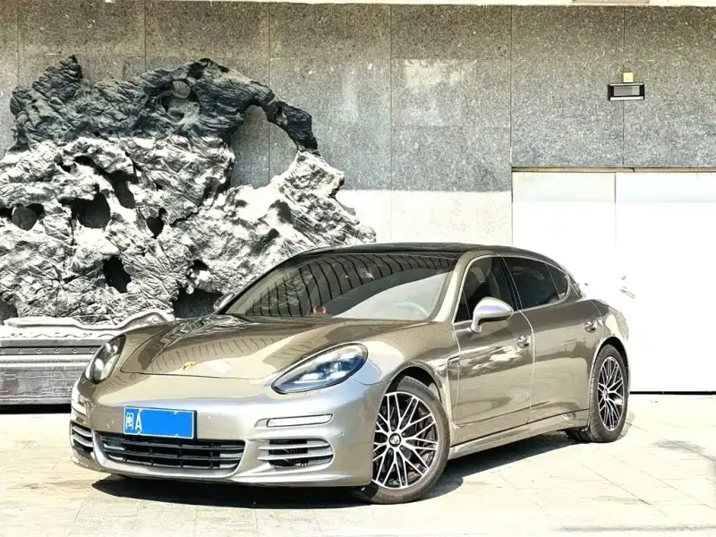 Porsche Panamera, 2016