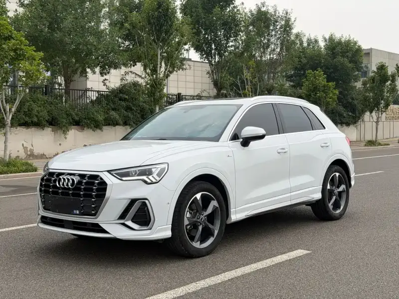 Audi Q3, 2023 — фото 1
