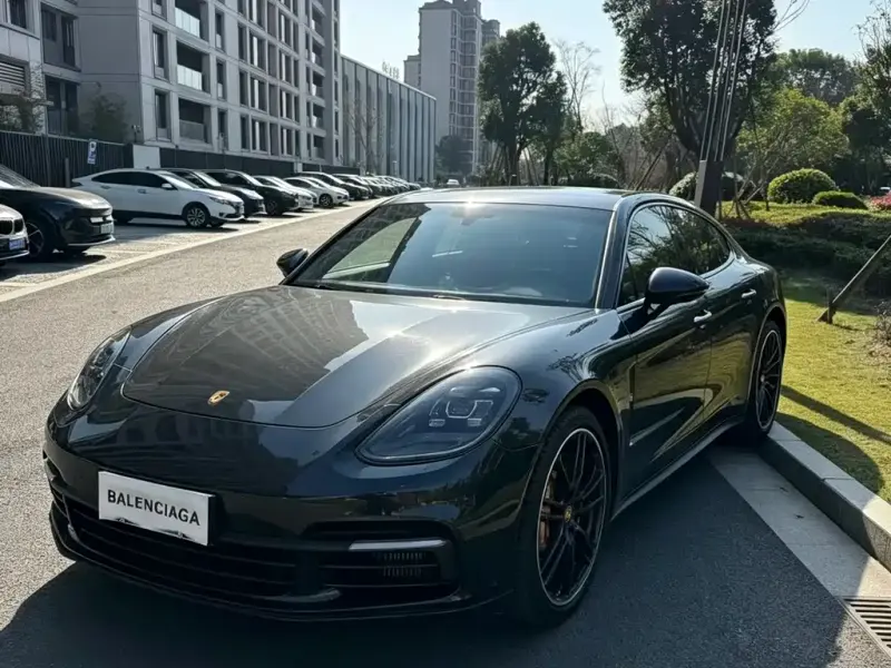 Porsche Panamera, 2018 — фото 1