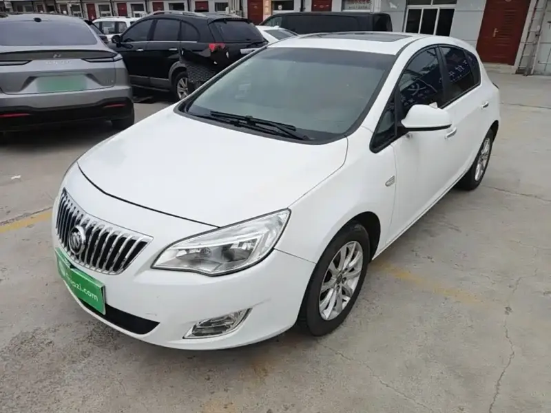 Buick Excelle, 2015