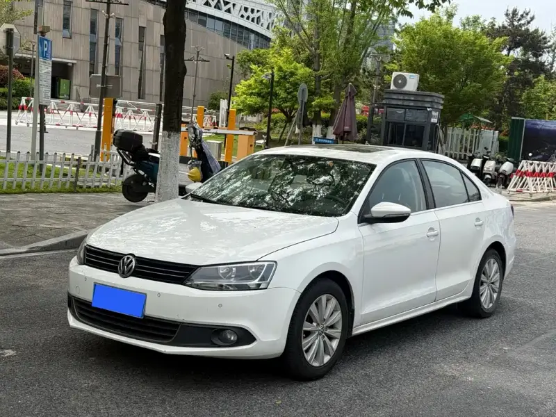 Volkswagen Sagitar, 2015