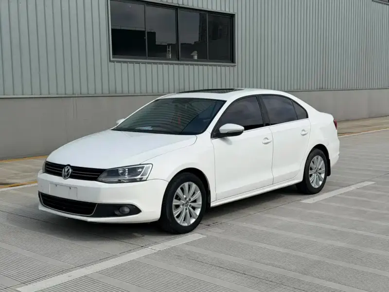 Volkswagen Sagitar, 2015
