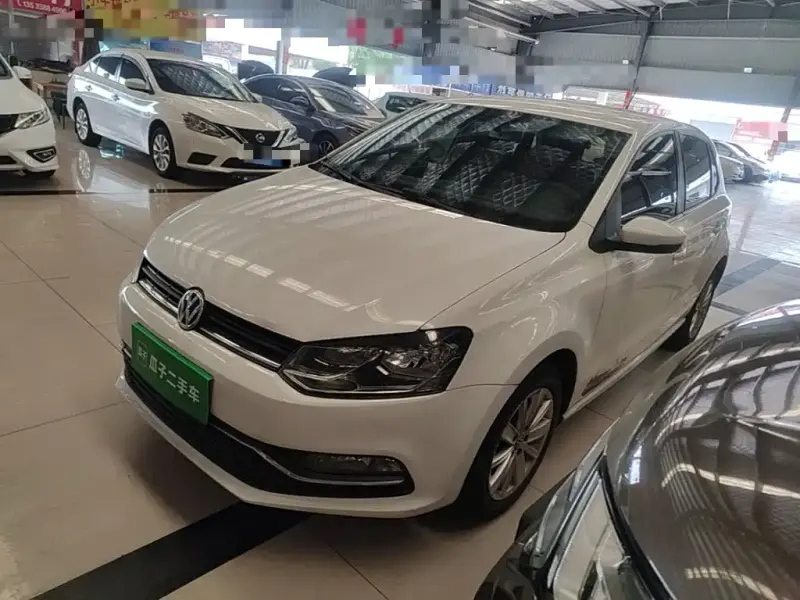 Volkswagen Polo, 2015 — фото 1