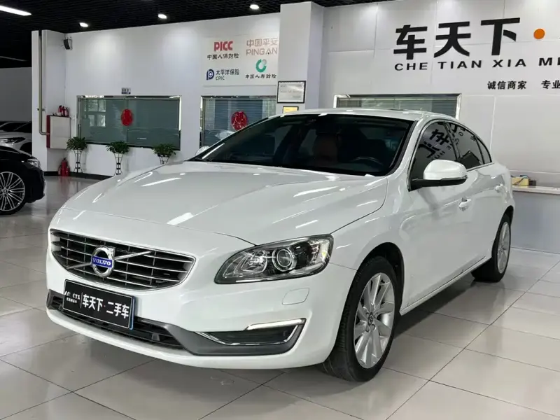 Volvo S60, 2015