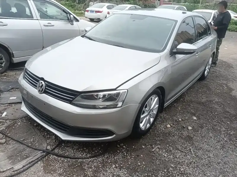 Volkswagen Sagitar, 2014