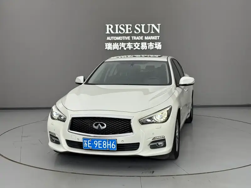 Infiniti Q50L, 2015